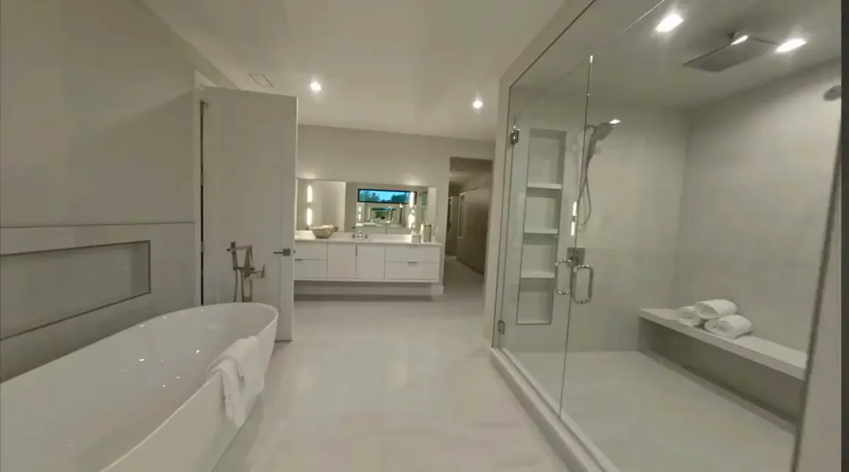 Primary bath